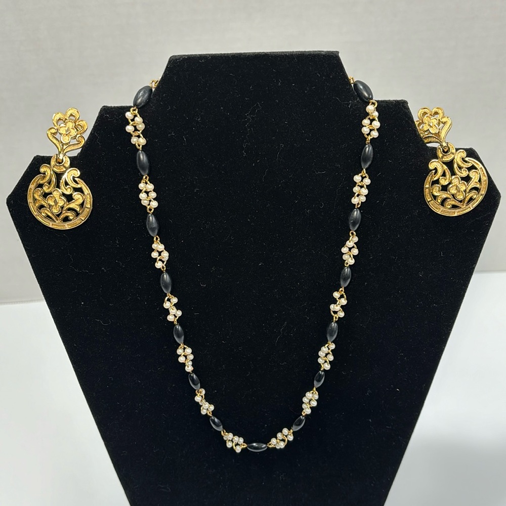 Crown Trifari VTG Clip Dangle Drop Earrings Gold Tone & Trifari Beaded Necklace